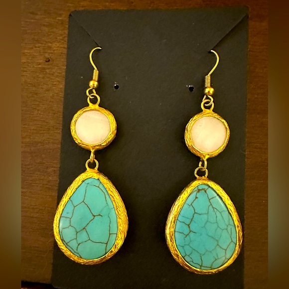 Jewelry - Drop earrings gold turquoise white